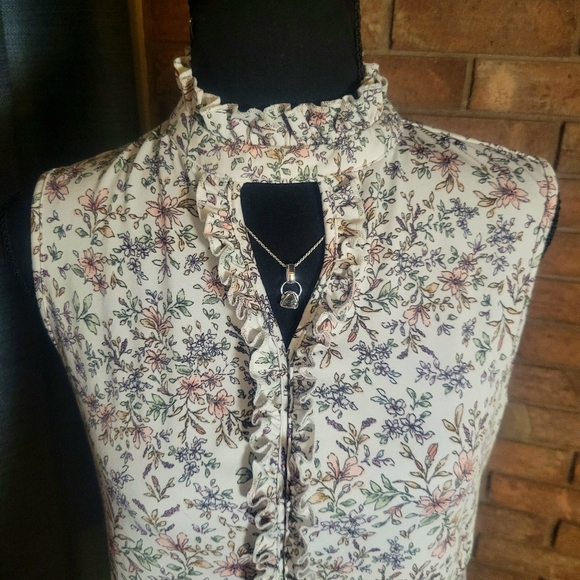 PerSeption Concepts Floral Sleeveless Ruffle Detail Blouse - Size S - Picture 2 of 10